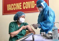Hơn 48.200 người đã tiêm vắc xin COVID-19; chuẩn bị tiêm chủng trên quy mô rộng hơn
