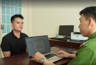 Bắt khẩn cấp kẻ dùng dao cướp tiệm vàng tại TP HCM vì thua lỗ chứng khoán 